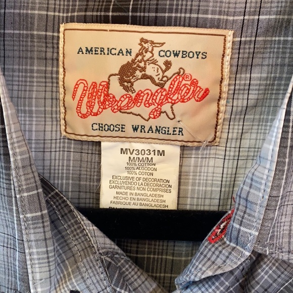 Wrangler button up t shirt - Picture 2 of 3